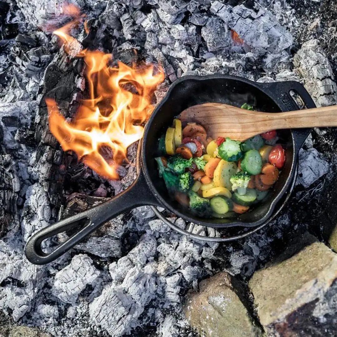Cast Iron Saucepan with Lid 2L