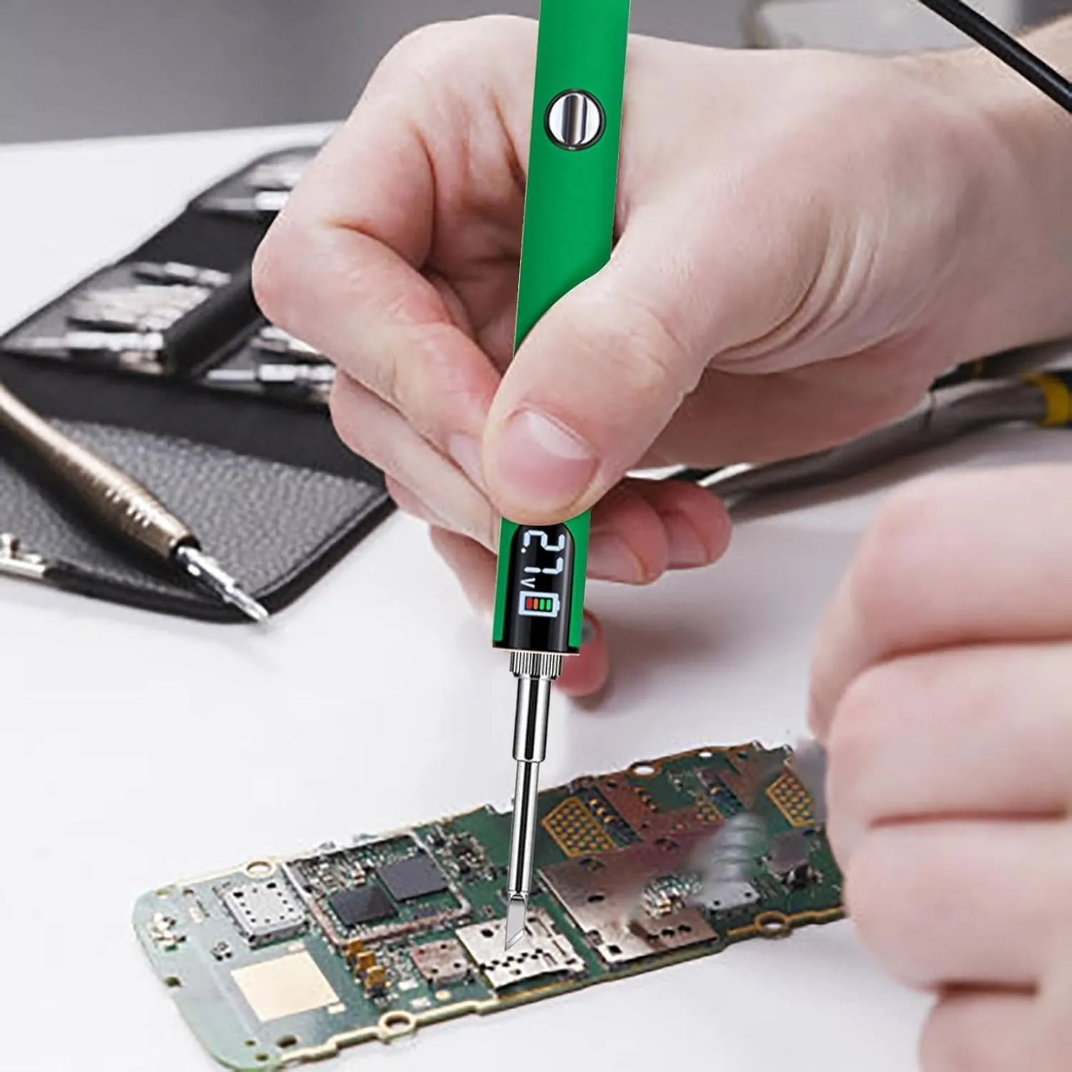 USB Rechargeable 650mAh Cordless Soldering Pen With LED Digital Display Adjustable Temperature 510 Threaded Battery Design For Home Appliance Electronic Kit With Connectors Charging Function (Green)